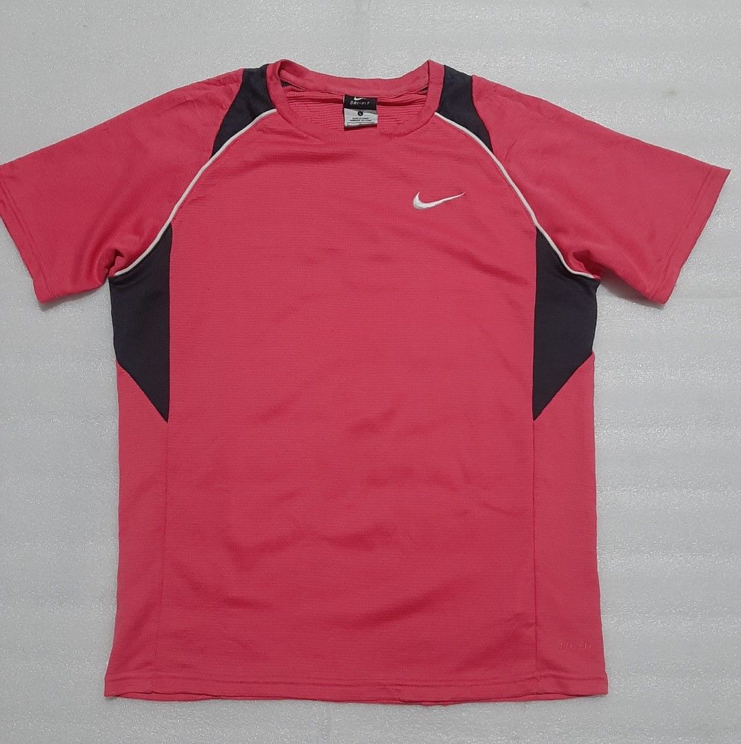 Vintage nike dryfit tshirt (Category: Activewear) located in General Santos City (Dadiangas). Submitted by thrift_raid (Listing ID 1469530452, Image 1). Description: size Large.
