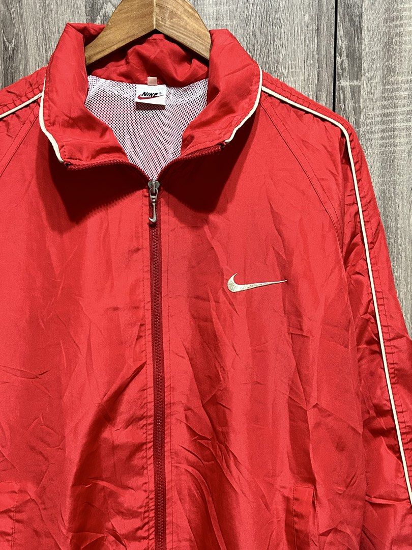 VINTAGE NIKE RED ZIP UP JACKET (Category: Coats, Jackets and Outerwear) located in Cotabato. Submitted by rcycle.bn (Listing ID 1469396849, Image 3). Description: 22-23x28 Excellent 9.5/10 Authentic vintage No issue + sf.