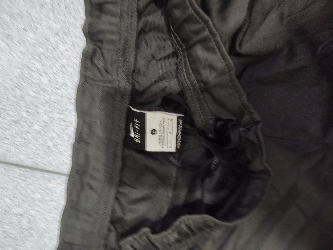 Vintage Nike Shorts dri fit (Category: Shorts) located in Labo. Submitted by ronelryan (Listing ID 1469494826, Image 2). Description: Large on tag Cr 10/10 Excellent condi 30 to 36 width Above knee.