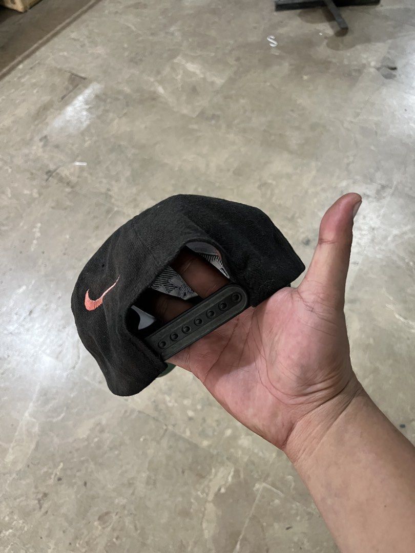 Vintage Nike Snapback (Category: Caps & Hats) located in Zamboanga. Submitted by alterramz08 (Listing ID 1469451130, Image 3). Description: Vintage Nike SnapBack Fit to all Verygood Condition Price : 1,000 Pesos !!.
