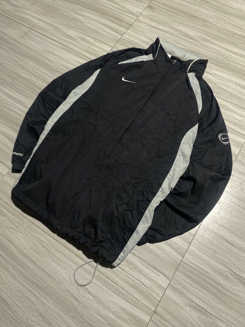 Vintage nike total 90 windbreaker (Category: Coats, Jackets and Outerwear) located in Bacolod City. Submitted by bnta_bounce (Listing ID 1469538988, Image 1). Description: No flaws Length 28 Width 23.