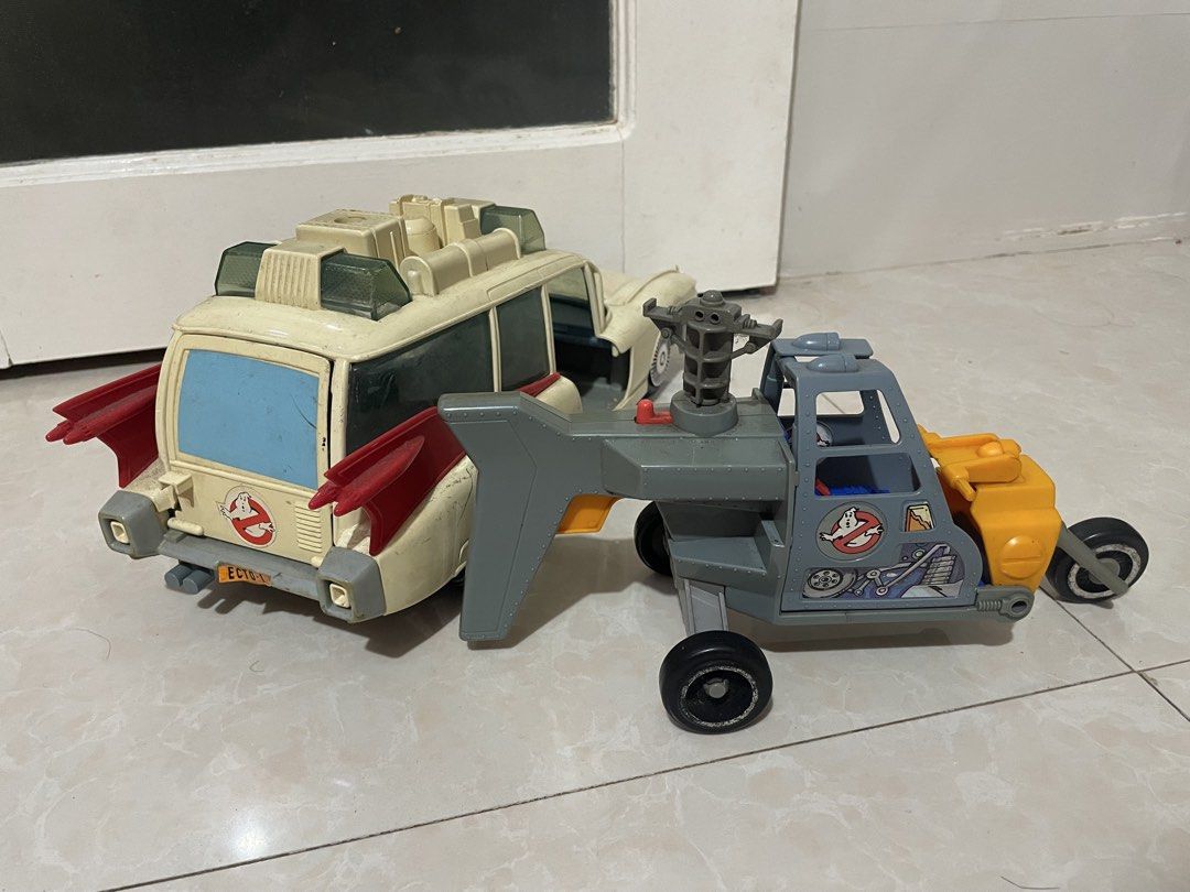 vintage the real ghostbusters kenner ecto 1 and ecto 2 set (Category: Action & Battle Toys) located in Manila. Submitted by ecto_toys20 (Listing ID 1469444263, Image 2). Description: vintage the real ghostbusters kenner ecto 1 and ecto 2 - 1,950php set ecto 1 missing 2 doors ecto 2 missing propellers what you see is what you get loc: deparo north caloocan.