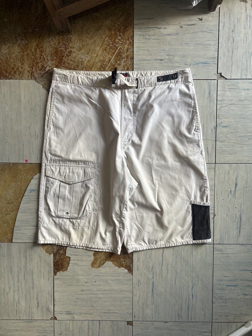 Vintage tommy short (Category: Shorts) located in Cavite. Submitted by arvinroderos (Listing ID 1469430045, Image 2). Description: Tommy short waist 30-38 length 25 leg opening 13 good condition 550.