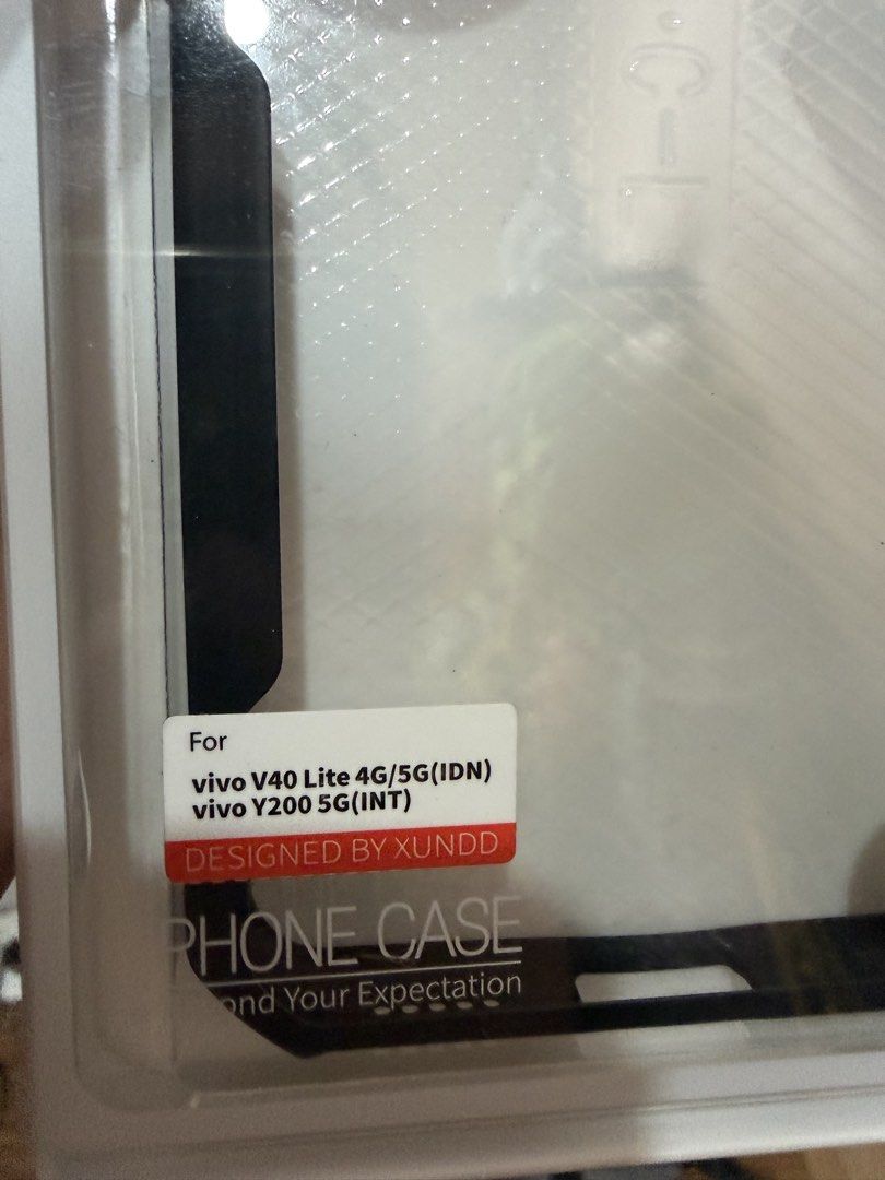 Vivo v40 case (Category: Cases & Sleeves) located in Taguig. Submitted by leandroreyes (Listing ID 1469501730, Image 3). Description: Original price 430.