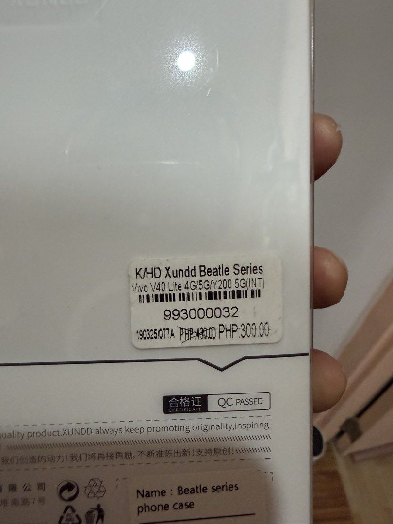 Vivo v40 case (Category: Cases & Sleeves) located in Taguig. Submitted by leandroreyes (Listing ID 1469501730, Image 2). Description: Original price 430.