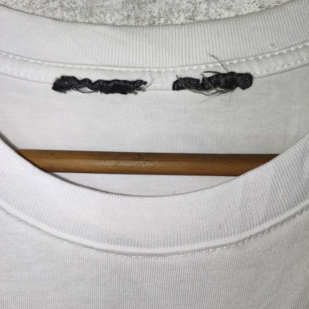 VLONE WHITE SHIRT (Category: Tshirts & Polo Shirts ) located in Masbate. Submitted by ydruattacks (Listing ID 1469529650, Image 3). Description: MEASUREMENT: 20W X 28 CONDITION: GOOD ISSUE : CUT TAG LOCATION: BICOL PLEASE MAKE AN OFFER🙏.