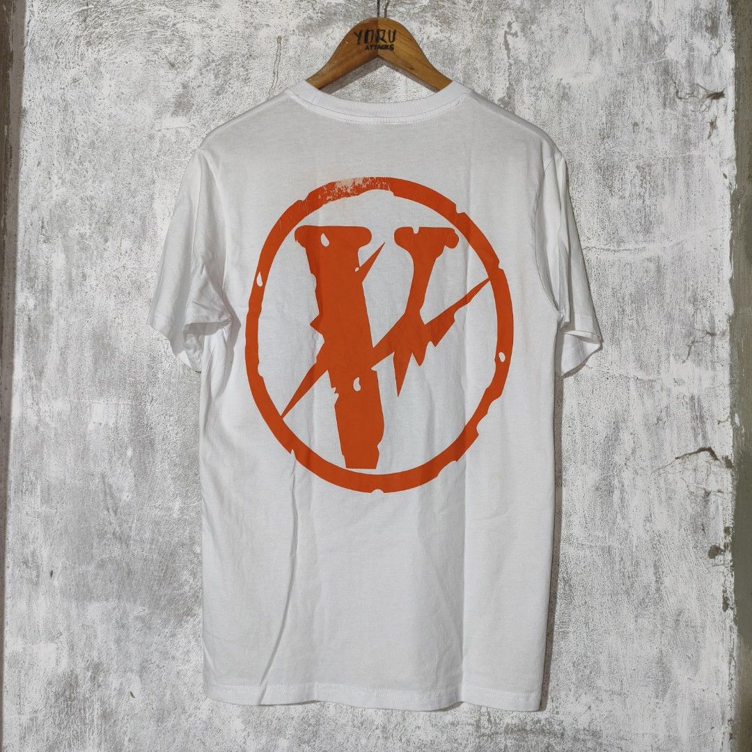 VLONE WHITE SHIRT (Category: Tshirts & Polo Shirts ) located in Masbate. Submitted by ydruattacks (Listing ID 1469529650, Image 2). Description: MEASUREMENT: 20W X 28 CONDITION: GOOD ISSUE : CUT TAG LOCATION: BICOL PLEASE MAKE AN OFFER🙏.