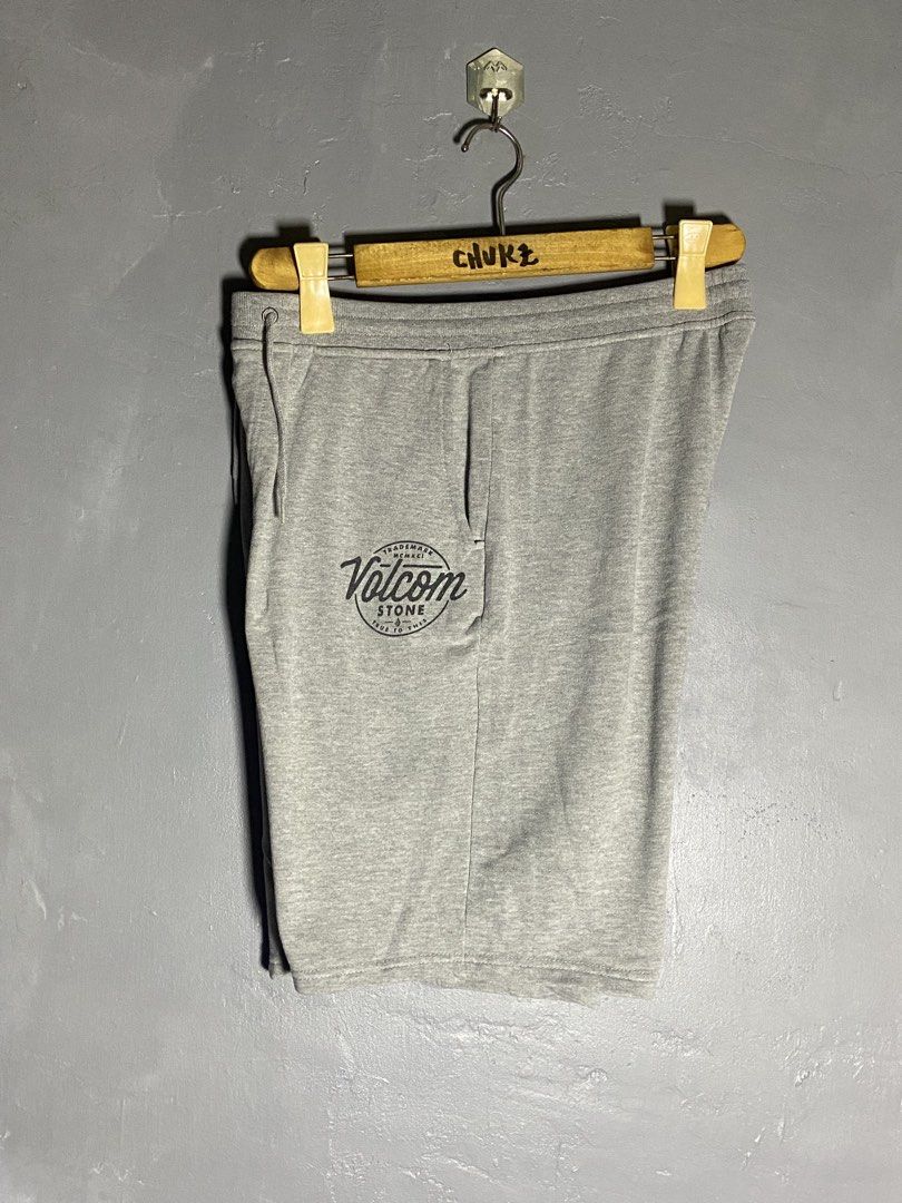 Volcom Sweat Short (Category: Activewear) located in Cabuyao City. Submitted by chukz_x (Listing ID 1469523196, Image 1). Description: Volcom Sweat Short Size : Medium Dimes : 30-34W 19L 11H Condition : Excellent Issue : none Price: 400 📍READY TO WEAR 📍Cabuyao Laguna.