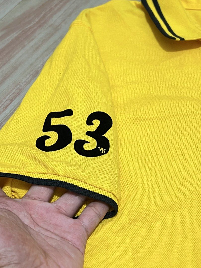 von dutch yellow poloshirt (Category: Tshirts & Polo Shirts ) located in Naga. Submitted by retro_rackph (Listing ID 1469552983, Image 3). Description: need wash.