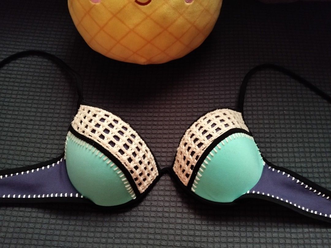 Vs Crochet pushup bikini top 34b (Category: Bikinis & Swimsuits) located in Llanera. Submitted by expresclothing (Listing ID 1469403025, Image 2). Description: .