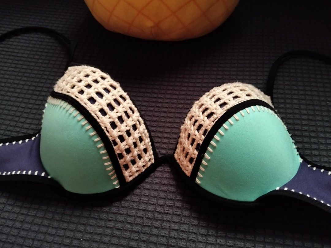 Vs Crochet pushup bikini top 34b (Category: Bikinis & Swimsuits) located in Llanera. Submitted by expresclothing (Listing ID 1469403025, Image 3). Description: .
