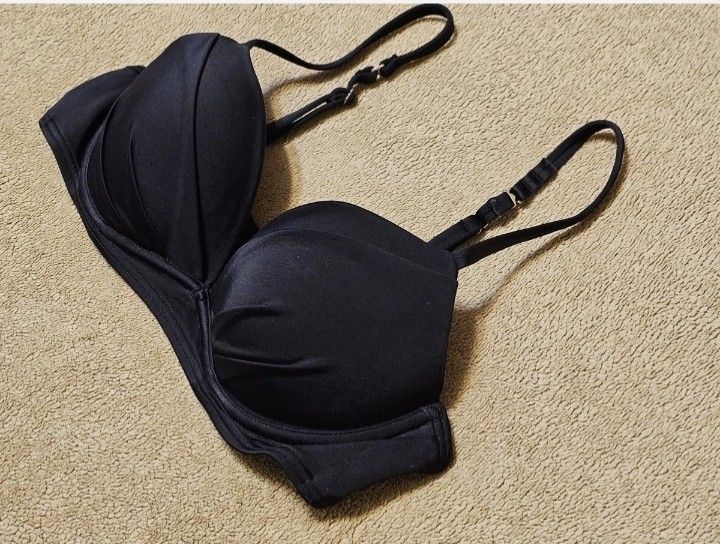 Vs pushup swimwear top 36b (Category: Bikinis & Swimsuits) located in Llanera. Submitted by expresclothing (Listing ID 1469404532, Image 2). Description: .