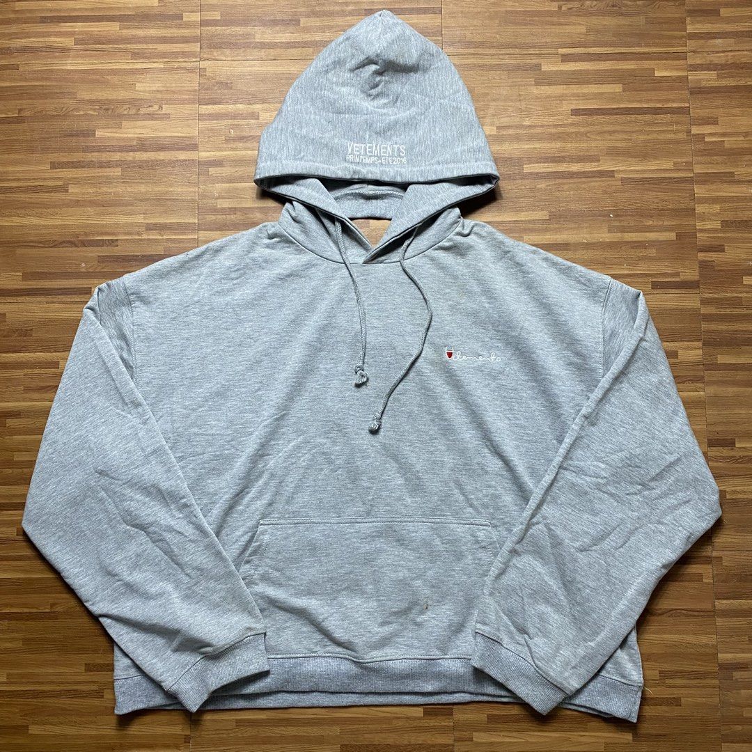 Vtmnts gray hoodie jacket (Category: Coats, Jackets and Outerwear) located in Quezon City. Submitted by semantaryrave (Listing ID 1469550649, Image 2). Description: Vtmnts gray hoodie jacket Size- Medium Width- 25 Length- 24 Good condition No issue .