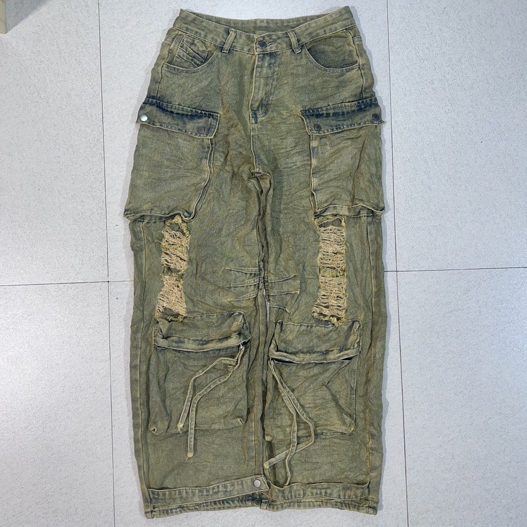 Washed Cargo Pants (Category: Jeans) located in Davao. Submitted by onetwothrift. (Listing ID 1469556532, Image 1). Description: Waist: 30” Length: 43”.