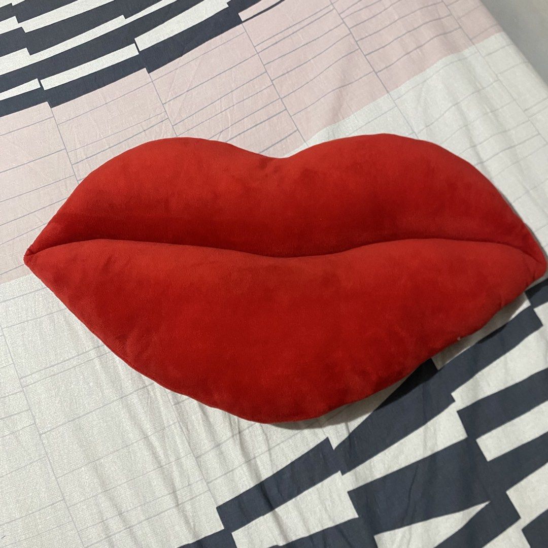 Watsons Red Lips Throw Pillow (Category: Cushions & Throws) located in Dasmarinas. Submitted by pb_declutters (Listing ID 1469465842, Image 1). Description: ✨ WELCOME! PLEASE READ BEFORE MAKING AN OFFER: 📌 Availability: • All items listed are AVAILABLE unless marked as sold or deleted. No need to ask "Is this available?" 📍 Location & Meet-ups: • San Agustin II, Dasmariñas City, Cavite • 🚫 Strictly NO meet-ups. All items are for shipping only. 
