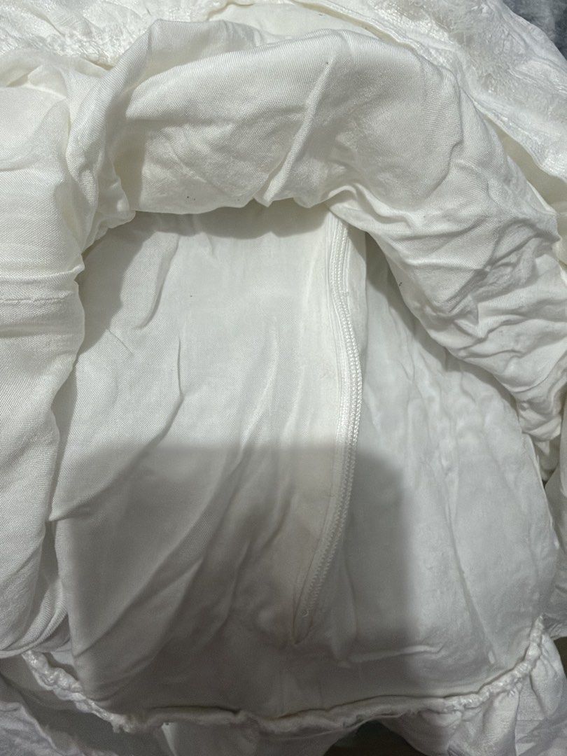 White Fringe Mini Dress Size Small (Category: Dresses) located in Makati City. Submitted by petite_preloved2 (Listing ID 1469481082, Image 3). Description: Adjustable strap Best fit for short girls.