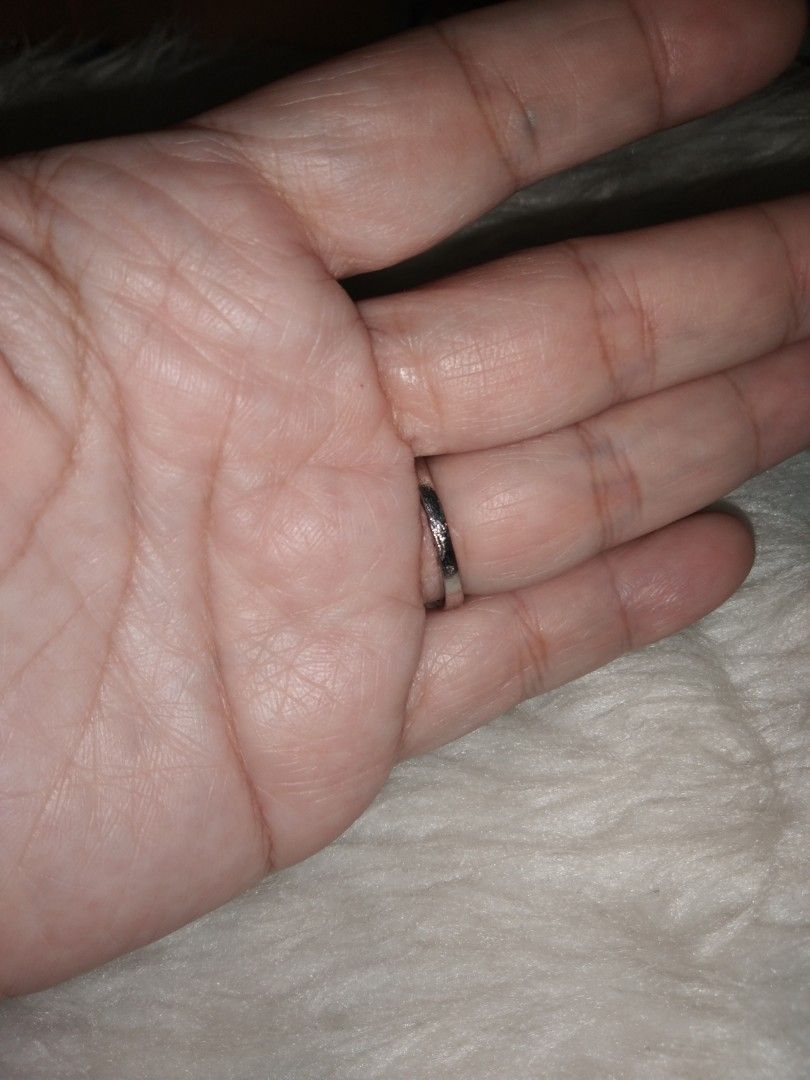 White stone teardrop ring size 8 stainless (Category: Rings) located in Quezon City. Submitted by eidorableshop (Listing ID 1469396275, Image 2). Description: .