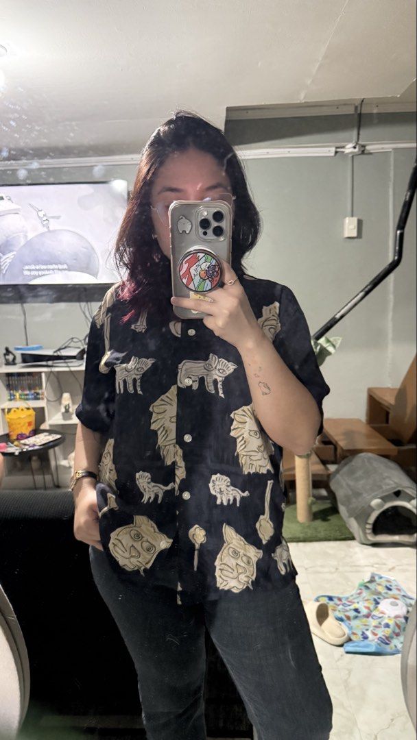 Wild Animals Buttondown Polo (Category: Blouses) located in Quezon City. Submitted by dinesaur (Listing ID 1469493917, Image 3). Description: Up to XL.