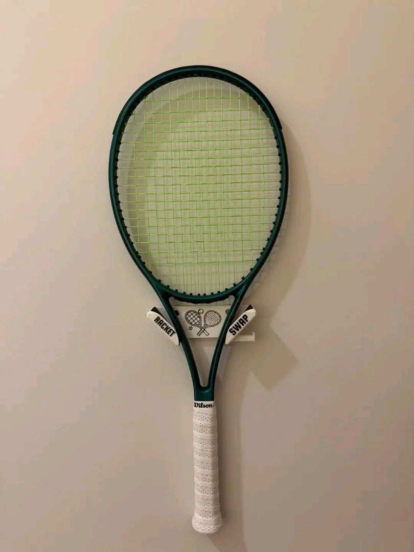 wilson blade v9 Tinnes (Category: Racket and Ball Sports) located in Manila. Submitted by clevercrystal_254bfe (Listing ID 1469565083, Image 1). Description: wilson blade v9 98" Kondisi : 9.5/10 Details : - Head size : 98" - Weight : 305g - Grip Size : 2 - String Pattern : 16x19 - Over Grip : Pro Perforated.