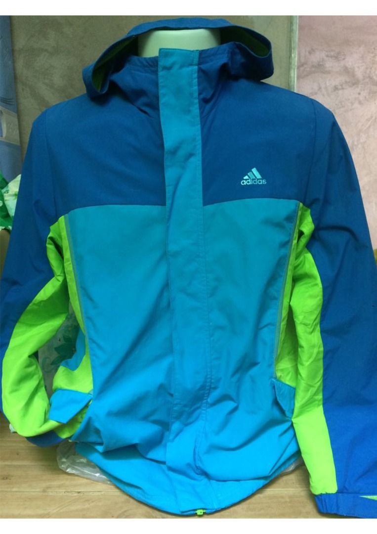 Wind Breaker Jacket (Category: Coats, Jackets and Outerwear) located in Caloocan City. Submitted by goodfindthriftest2026 (Listing ID 1469450233, Image 1). Description: Sign of usage on the bottom part of sleeve (ribbings} see image..