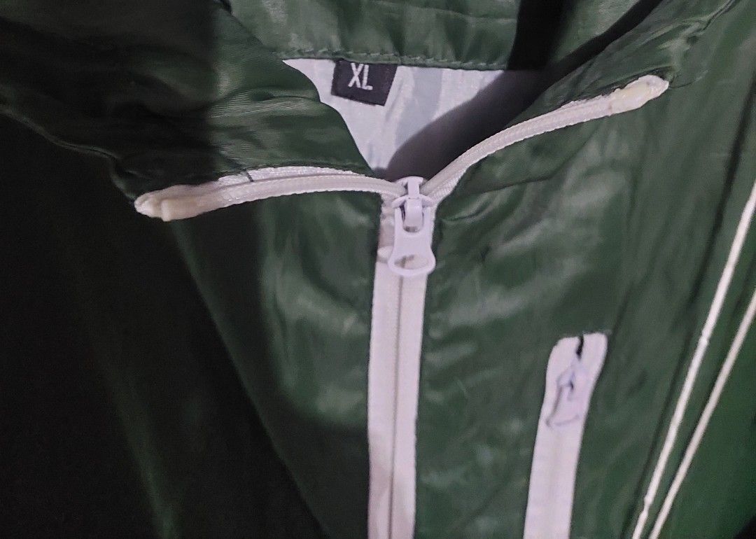 Windbreaker/Jacket, Hooded, Size XL (Category: Coats, Jackets and Outerwear) located in Quezon City. Submitted by donjie (Listing ID 1469506922, Image 3). Description: Windbreaker/Jacket Unbranded Size XL 3 Zippered Pockets Hooded.