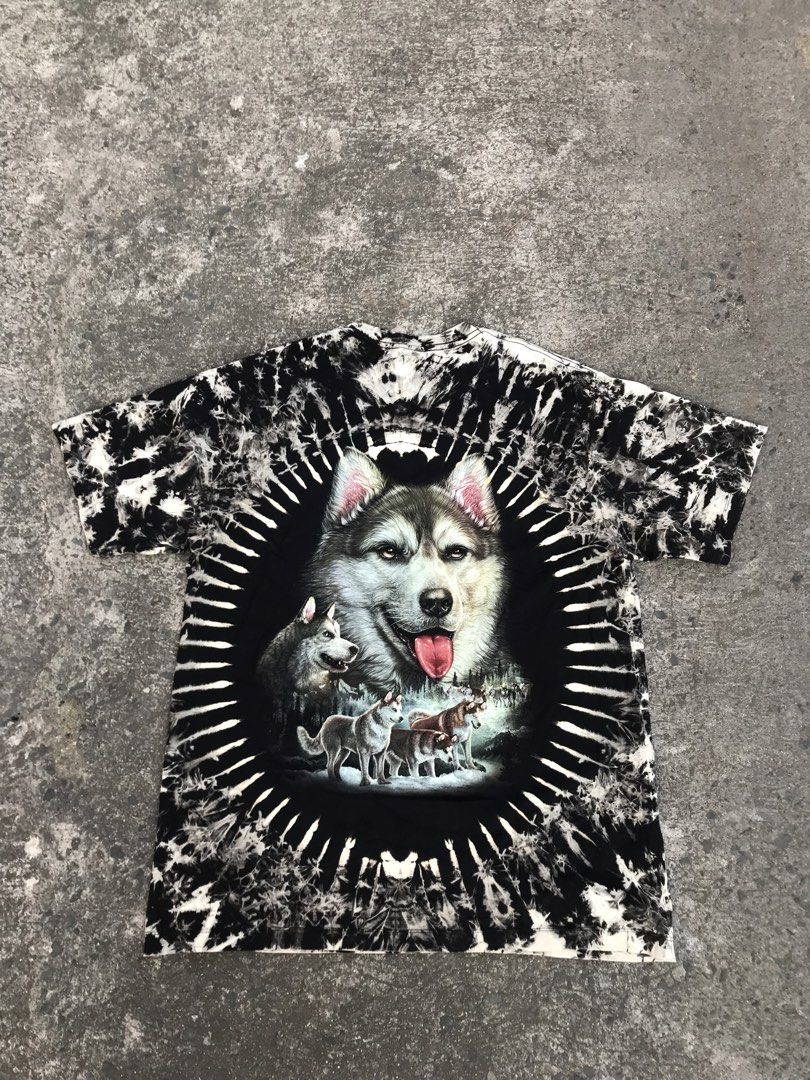 WOLF GRAPHIC TEEGLOWING IN THE DARK (Category: Tshirts & Polo Shirts ) located in Imus. Submitted by chararatzx. (Listing ID 1469480066, Image 2). Description: EXCELLENT LIKE NEW CONDITION COLOR RATE 10/10 HEAVY COTTON GRAPHIC TEE GLOWING IN THE DARK NO ISSUE/FLAWLESS SIZE 2XL DIMES 27 Width L35.