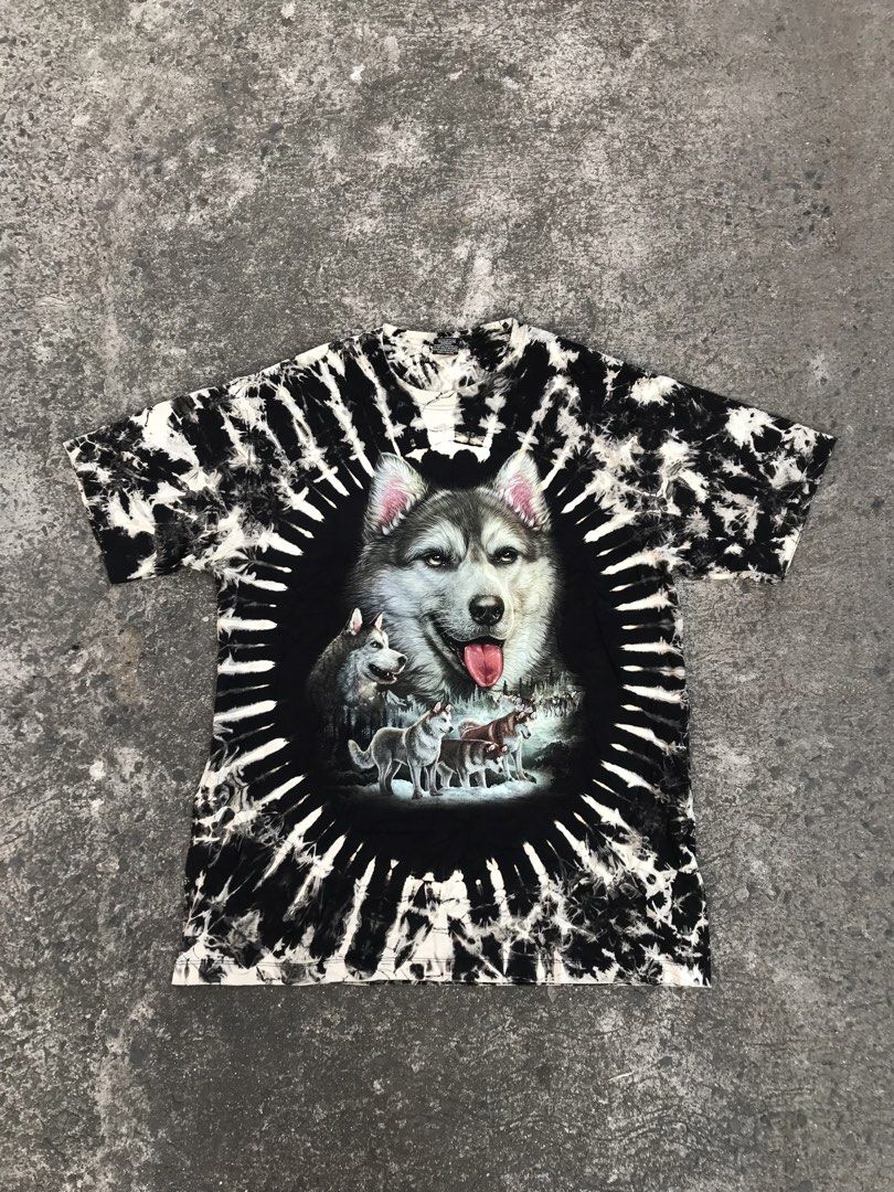 WOLF GRAPHIC TEEGLOWING IN THE DARK (Category: Tshirts & Polo Shirts ) located in Imus. Submitted by chararatzx. (Listing ID 1469480066, Image 1). Description: EXCELLENT LIKE NEW CONDITION COLOR RATE 10/10 HEAVY COTTON GRAPHIC TEE GLOWING IN THE DARK NO ISSUE/FLAWLESS SIZE 2XL DIMES 27 Width L35.