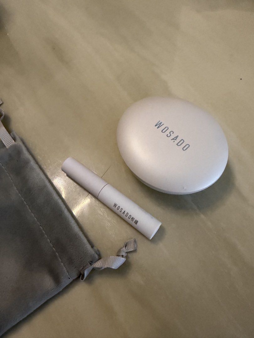 Wosado Magnetic Eyelashes Set with Case and Pouch (Category: Makeup) located in Manila. Submitted by deniellegilbuena (Listing ID 1469442169, Image 1). Description: - Authentic Wosado magnetic eyelashes - Includes a sleek white compact case and applicator tool - Comes with a soft grey branded drawstring pouch - Glue-free application for quick and mess-free use - Reusable design and kept in excellent, clean condition.