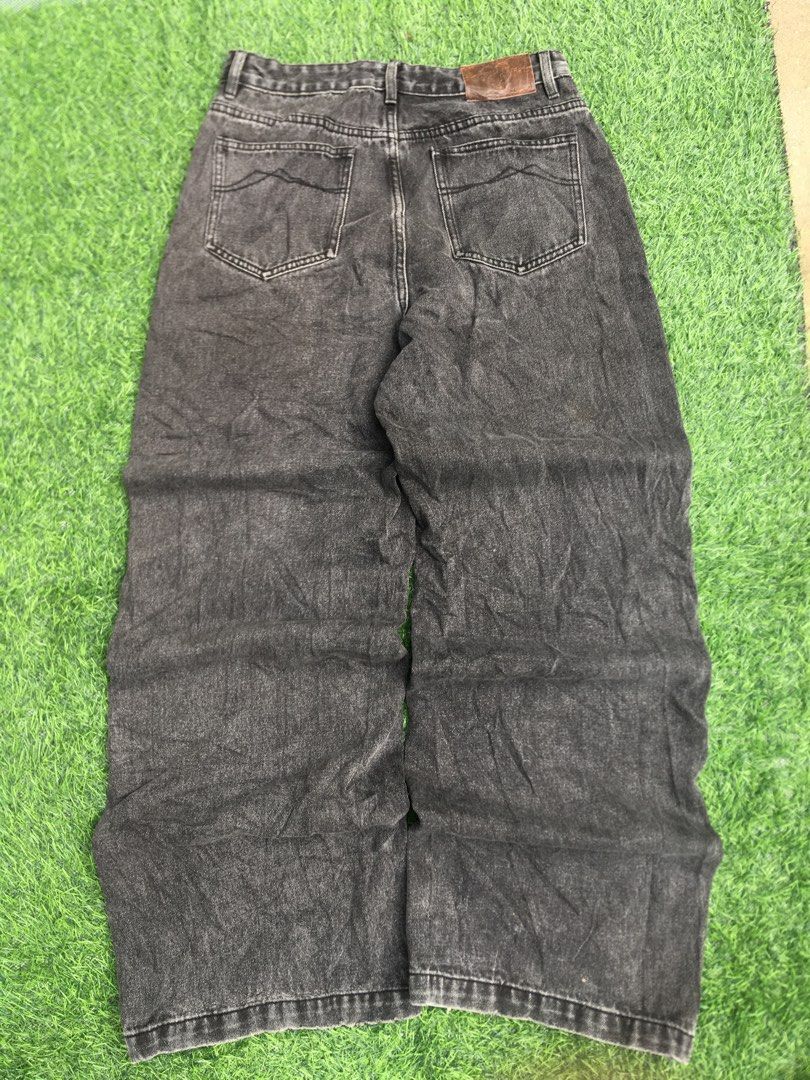 Y2K DISTRESS THREEAGAINTHREE3 WASHED BLACK BAGGY CROSS PATCH (Category: Jeans) located in Mariveles. Submitted by thrift.to.brand_ (Listing ID 1469421436, Image 2). Description: 🔥 VERY RARE / UNDERGROUND STREETWEAR PIECE 🔥 ₱650 + SF (SHIPPING FEE WILL BE SHOULDERED BY THE BUYER) Selling these sick, heavy-weight distressed baggy denim pants from the indie label Threeagainthree3. Perfect for the Y2K, Opium, Grunge, Skater, or Cyberpunk aesthetic.