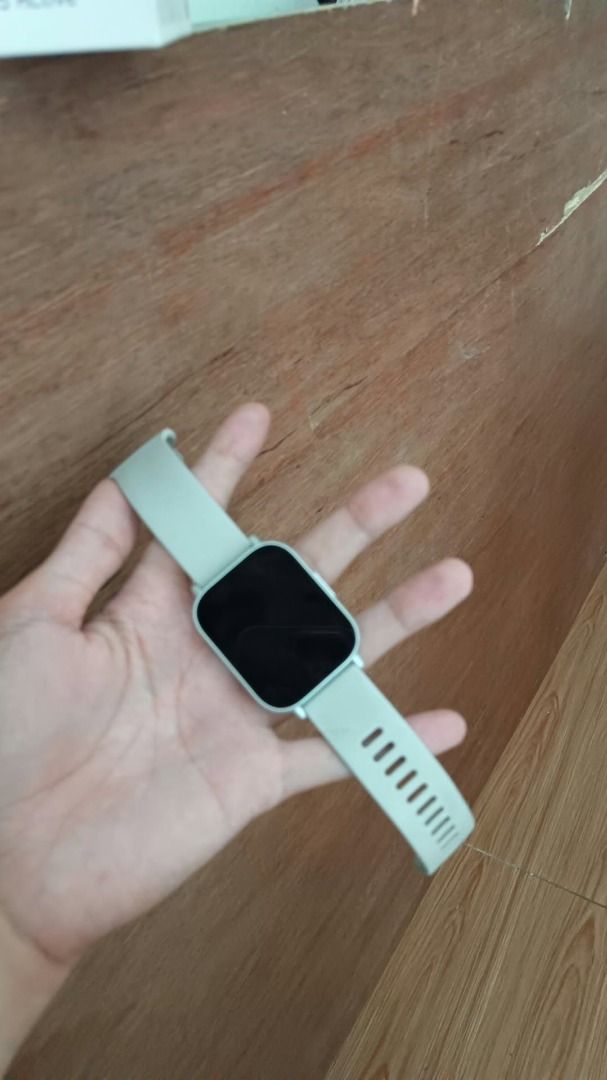 Xiaomi Redmi Watch 5 Active Silver Color (Category: Wearables & Smart Watches) located in Caloocan City. Submitted by nobleflower_986e8a (Listing ID 1469405531, Image 2). Description: Frame: Plastic (with metal spray coating) Strap: Matte Silver: TPU strap Heart rate sensor (with blood oxygen sensor) | Accelerometer Normal usage: 18 days Capacity: 470mAh 2" Square LCD display Resolution: 320 x 385｜250PPI Xiaomi HyperOS Supports smartphones with A
