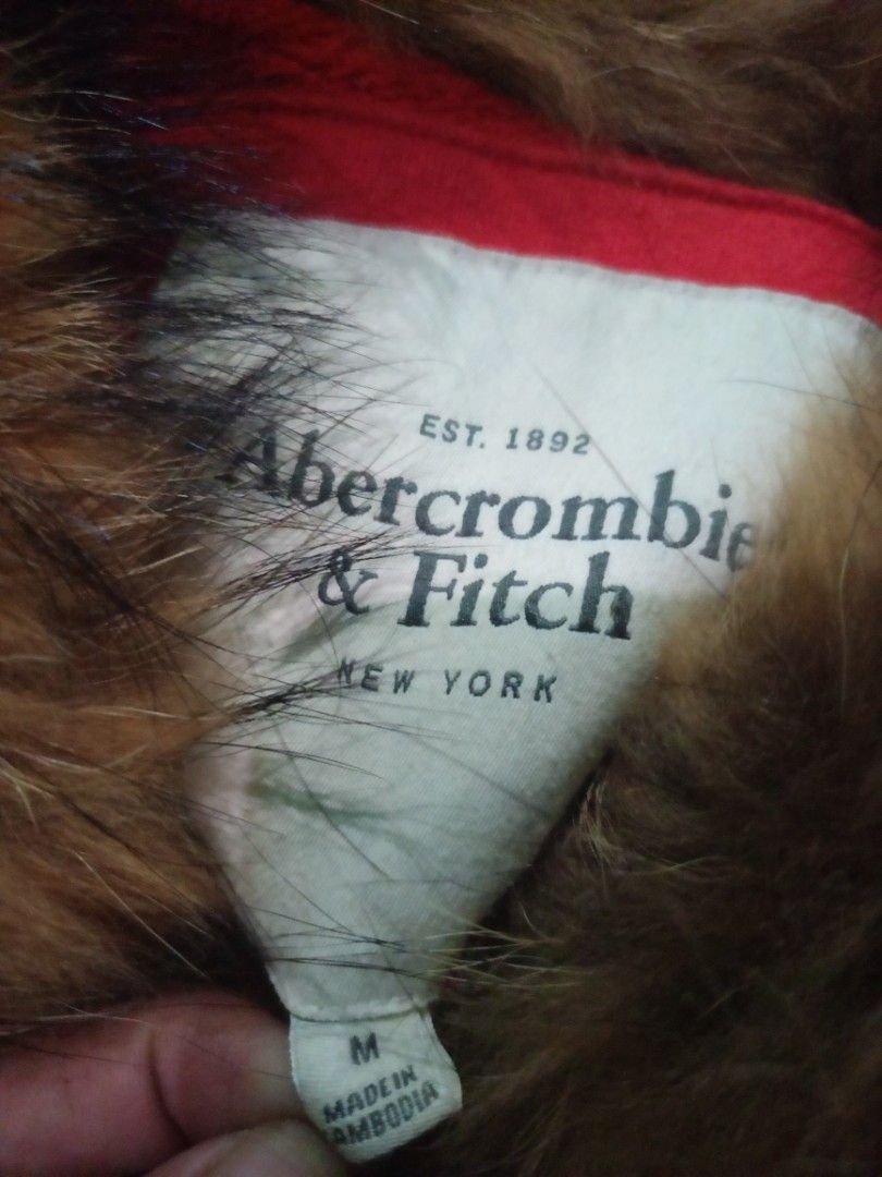 Y2k abercrombie fur jacket (Category: Coats, Jackets and Outerwear) located in Caloocan City. Submitted by pressy_b03 (Listing ID 1469564405, Image 2). Description: .