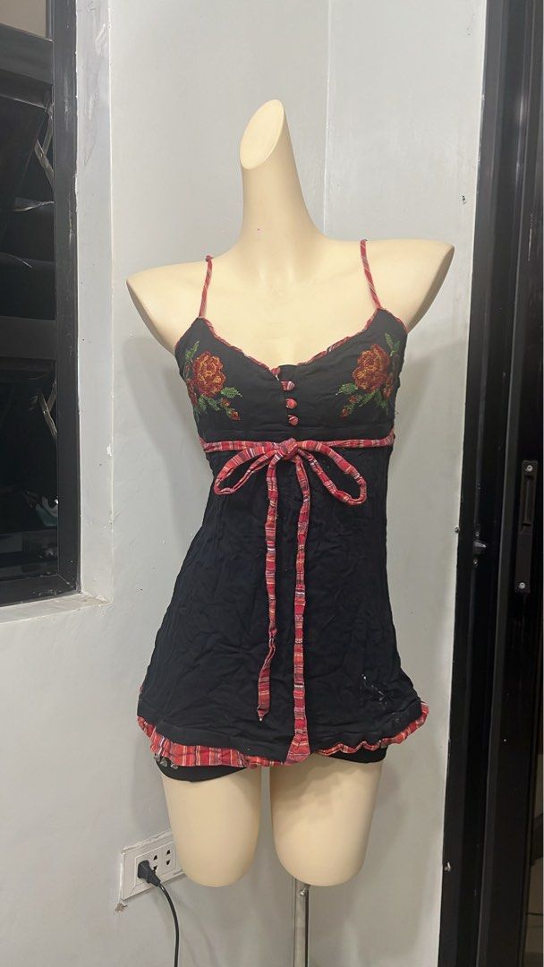 Y2k babydoll layered smocked back top (Category: Sleeveless) located in Caloocan City. Submitted by onlyfromthepast (Listing ID 1469484128, Image 2). Description: 8.5/10 condition Flaws- Last slide 1missing button white stains S-m ✅My bio before purchasing tia💕 ✅ All items are fresh from bales, Pls expect dirt,dust or stains .