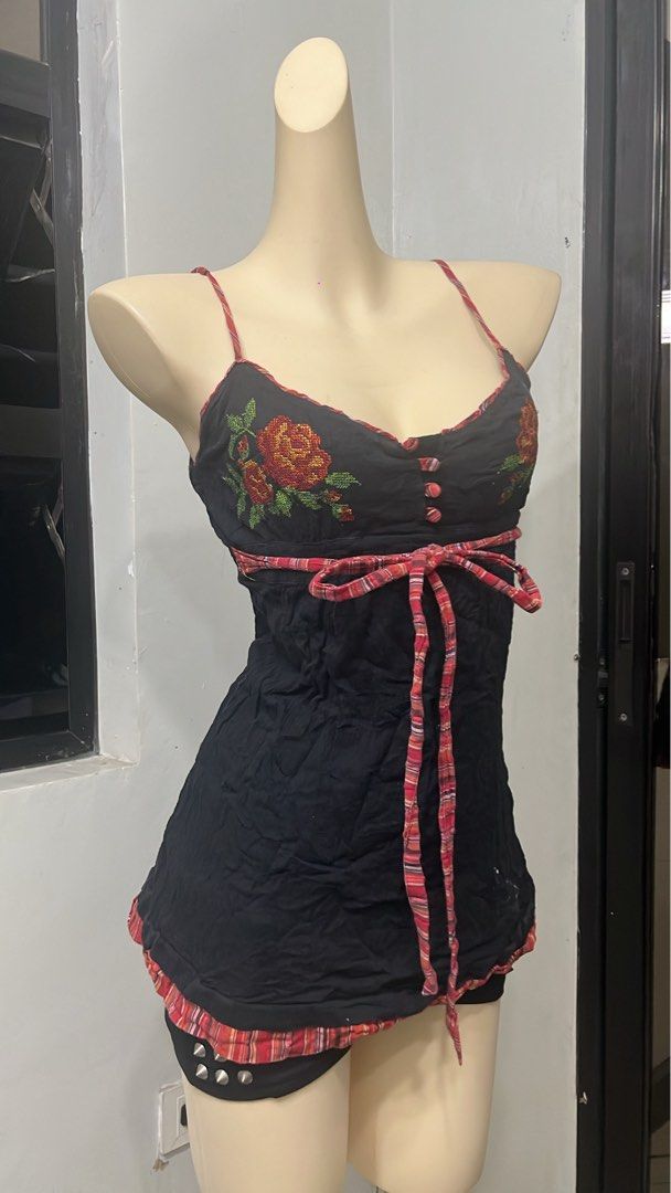 Y2k babydoll layered smocked back top (Category: Sleeveless) located in Caloocan City. Submitted by onlyfromthepast (Listing ID 1469484128, Image 3). Description: 8.5/10 condition Flaws- Last slide 1missing button white stains S-m ✅My bio before purchasing tia💕 ✅ All items are fresh from bales, Pls expect dirt,dust or stains .