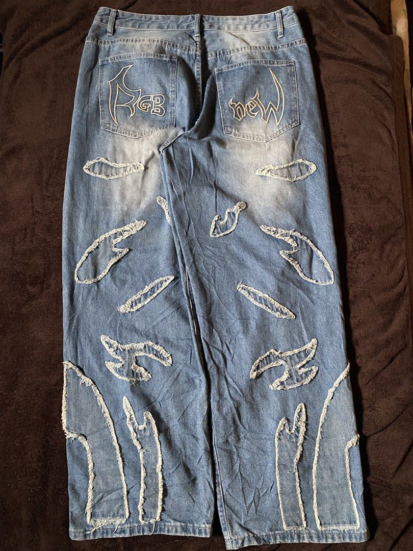 Y2k Baggy pants (Category: Jeans) located in Manila. Submitted by krip_thrift (Listing ID 1469512700, Image 3). Description: Dimension 38 - Width 42 - Length 15 - thigh 10 - hem Excellent condition no issue 9.5/10 .