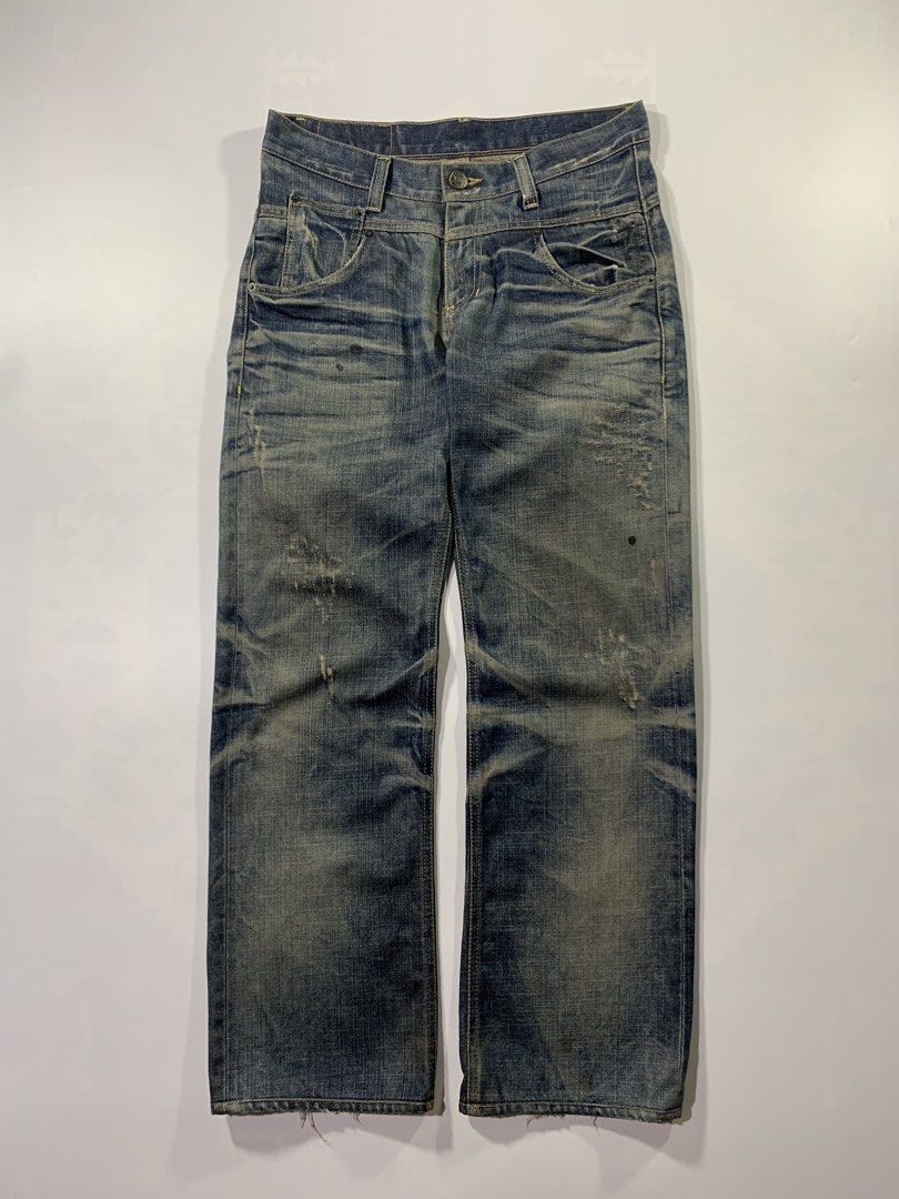 Y2k Bootcut Pants Raw (Blue Boy) (Category: Jeans) located in Aurora. Submitted by cpr_garments13 (Listing ID 1469528758, Image 2). Description: Models height 5’6 30 on tag Measurements •Waist:33 •Thigh:12 •Length:38.5 •Leg opening:9 Good condition -Distressing Design -Low Rise -Stain .