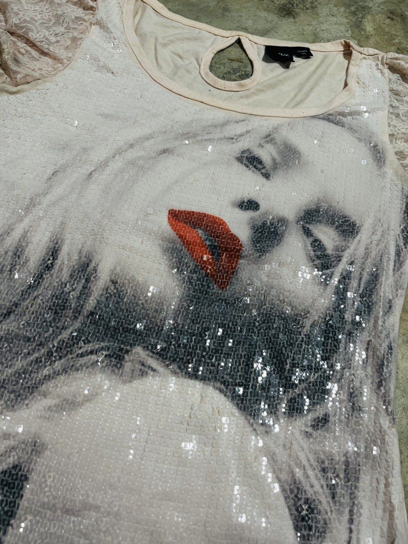 Y2K Depop Sequined Graphic Shirt (Category: Shirts) located in Navotas City. Submitted by y2kikaystuff (Listing ID 1469568124, Image 2). Description: Y2K Depop Sequined Graphic Shirt Size Large fits Small Dimension: 16.5W 24L No issue Not ukay Personal item from Japan 300 only Pm me.