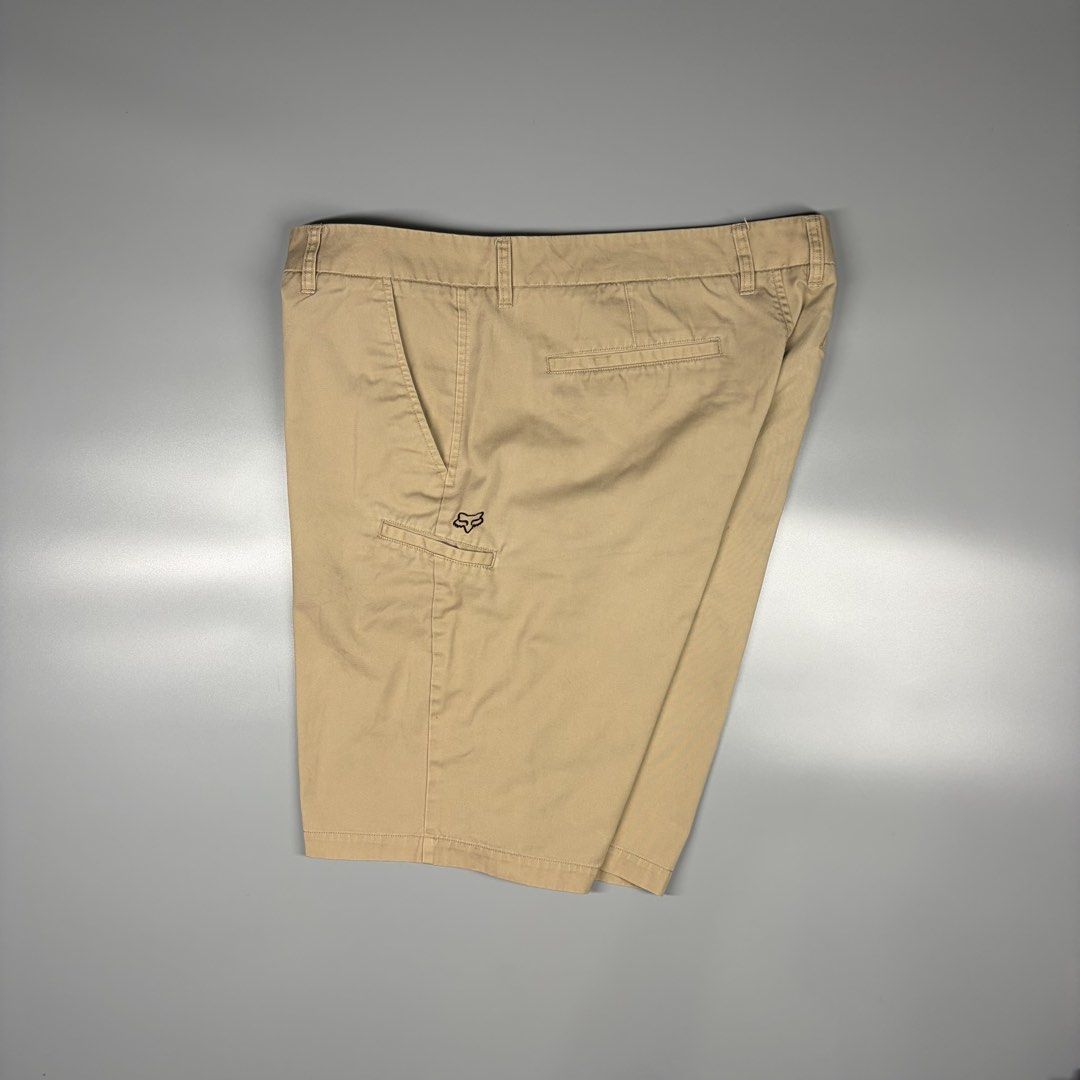 Y2k Fox Essex Short (Category: Activewear) located in Cavite. Submitted by onebeancent (Listing ID 1469394922, Image 3). Description: Size: 38 Waistline Dimension: 21" Length Color: Khaki Color Rate: 9.5/10 Issue: See last pic ink stain not visible when worn Condition: Excellent Price: 550php Additional Shipping Fee (J&T Small Pouch) 75php Luzon 100php visayas 120php mindanao.