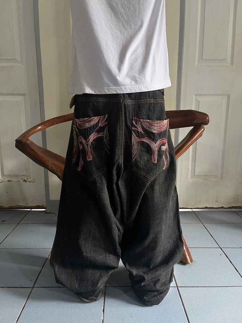 Y2K Jeans (Category: Jeans) located in Manila. Submitted by kcjoshuaa50741 (Listing ID 1469551276, Image 2). Description: REFUSE (RAW DENIM) W 35 / L 46 / T 15.5 / H 10 🏷️1250 AS NEW -EXCELLENT CONDITION.