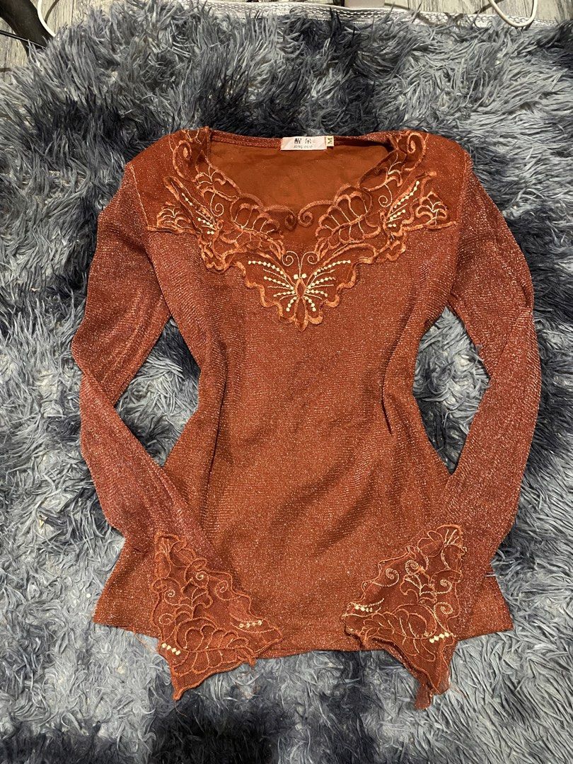 Y2K long-sleeve (Category: Longsleeves) located in Manila. Submitted by jozelann (Listing ID 1469517747, Image 1). Description: Y2K-style burnt-orange or copper shimmering long-sleeve.