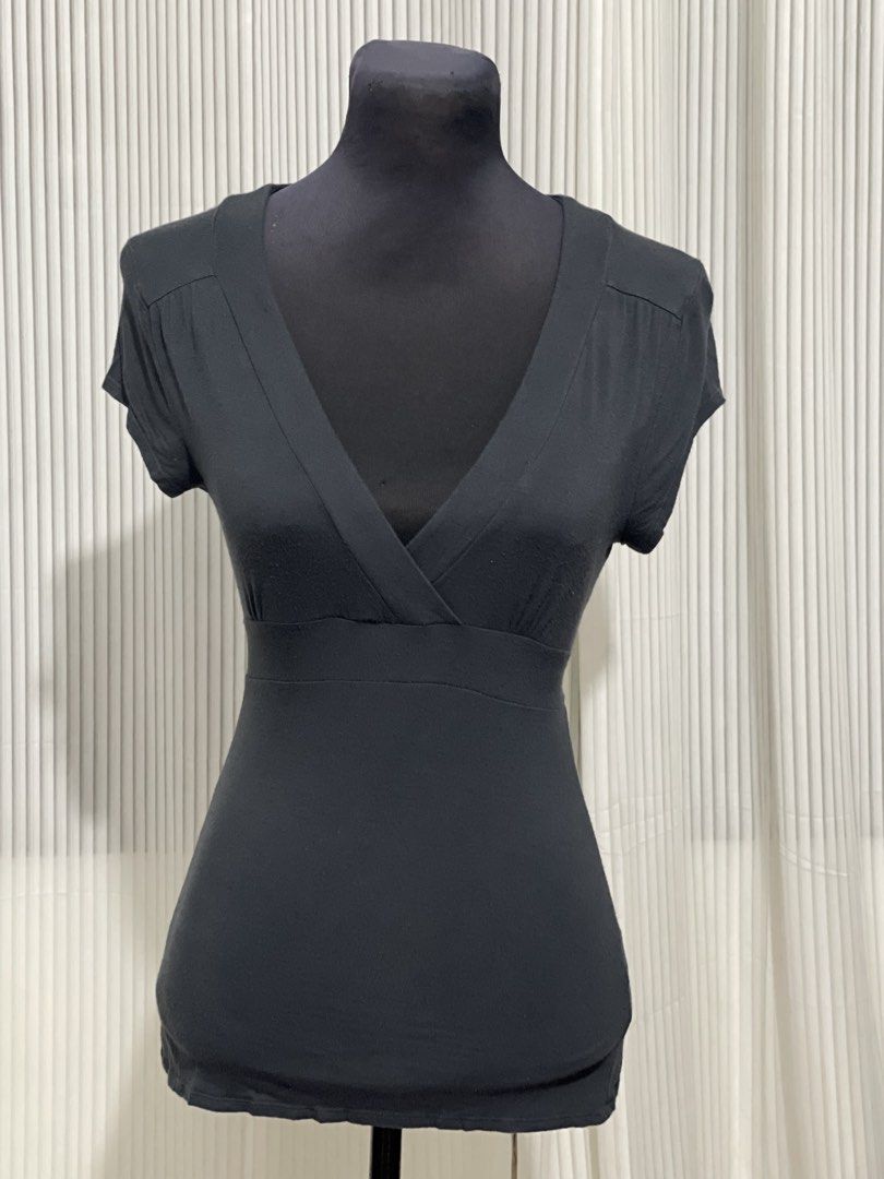 Y2K Nass Gray Self-tie Shirt (Category: Shirts) located in Tuguegarao City. Submitted by ziggerryy (Listing ID 1469534585, Image 3). Description: No flaws. No holes. Fits S-M Cotton Stretch material .