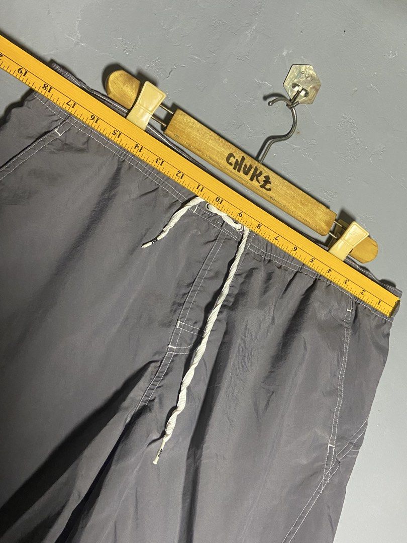 Y2k Nike Board Short (Category: Activewear) located in Cabuyao City. Submitted by chukz_x (Listing ID 1469522471, Image 3). Description: Y2k Nike Board Short Size : Large Dimes : 36W 21L 13H Condition : Excellent Issue : none Price: 400 📍READY TO WEAR 📍Cabuyao Laguna.