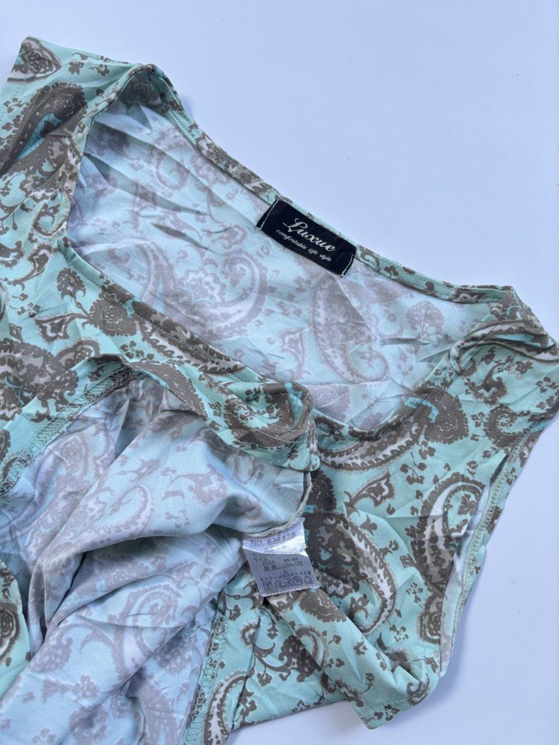 Y2k paisley mint blue tank top (Category: Others Tops) located in San Enrique. Submitted by getsthrift (Listing ID 1469530630, Image 2). Description: no issue .