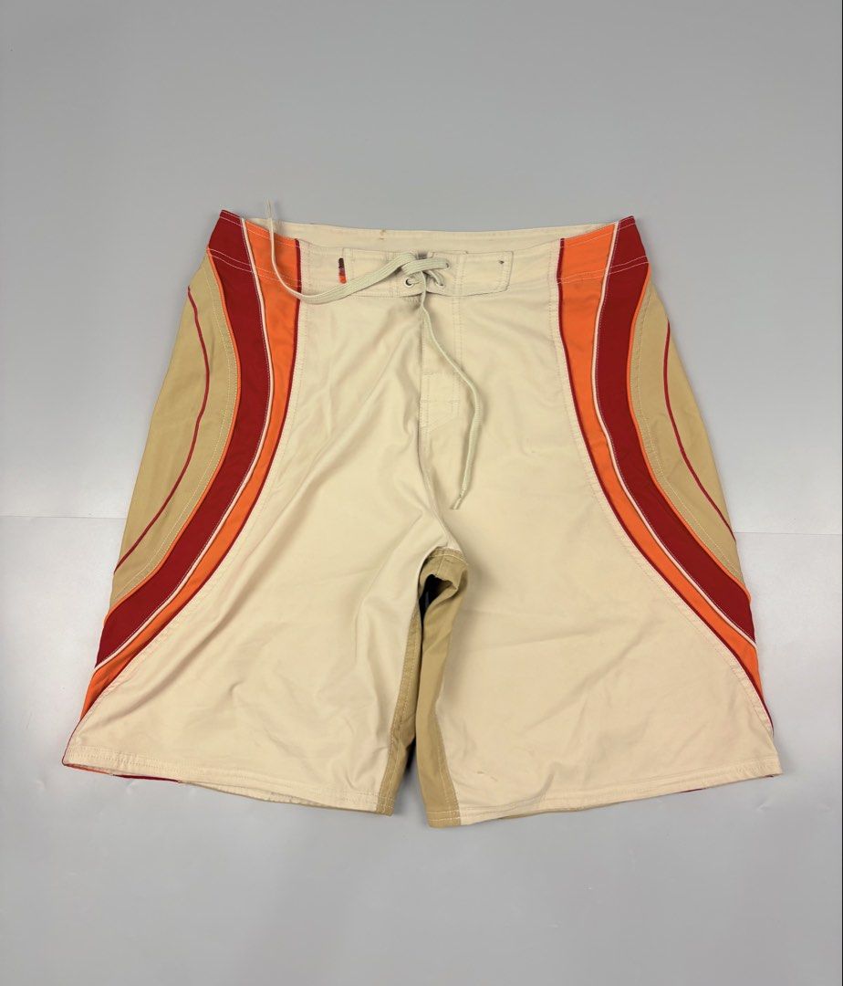Y2K quiksilver (Category: Shorts) located in Manila. Submitted by _remyboyz (Listing ID 1469423374, Image 2). Description: Y2K Quiksilver Measurement Size:32/20/12 Color rate:10/10 Condition:Excellent condition Flaw/Issue:dirt need wash only .