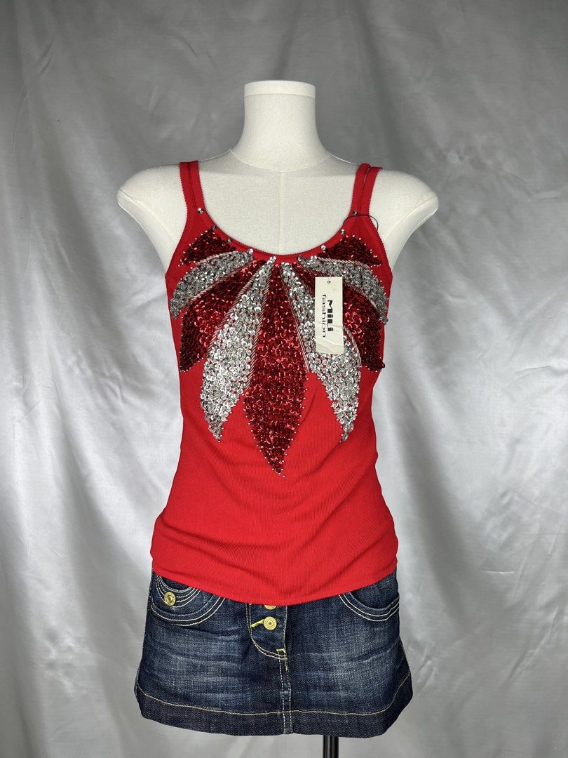 Y2K Red Sunburst Cami Top (Category: Sleeveless) located in Polomolok. Submitted by allisthriftsph (Listing ID 1469518560, Image 1). Description: .