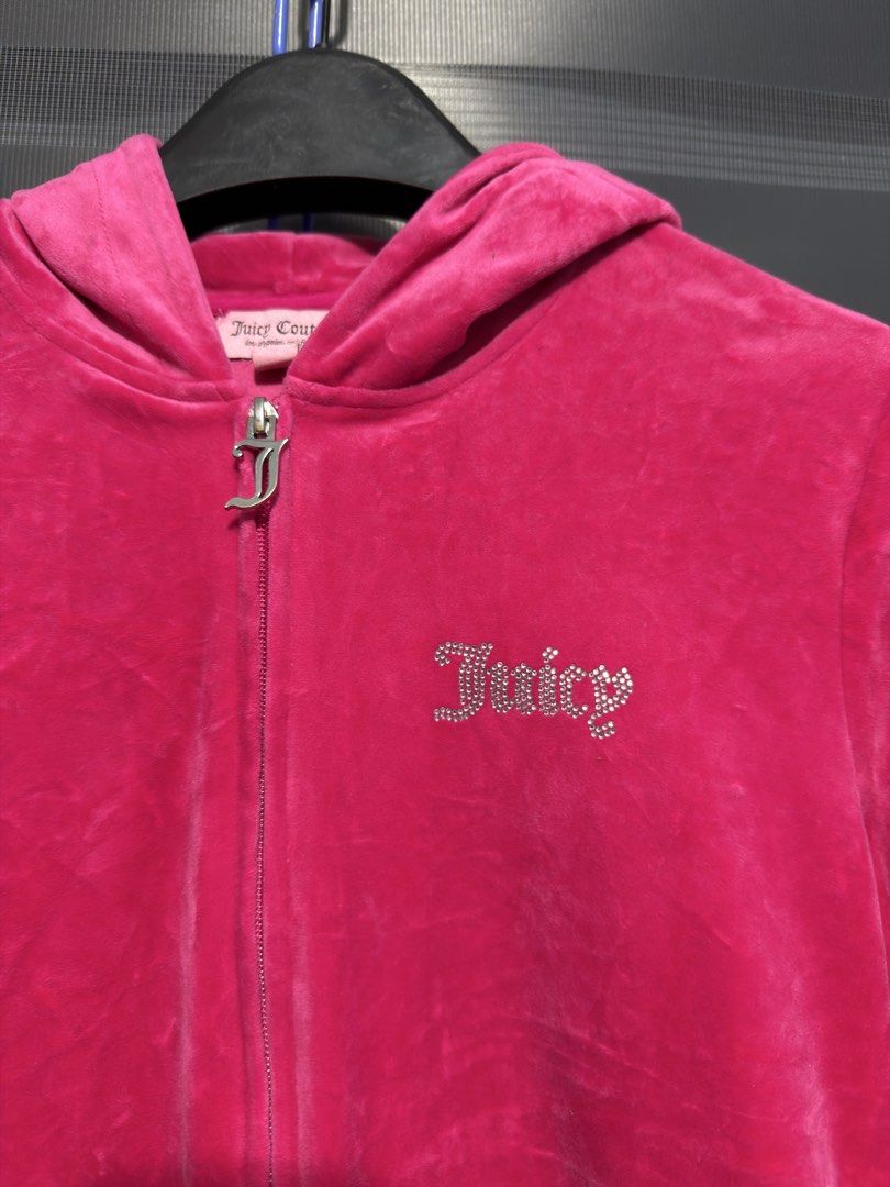 Y2K-style Juicy Couture (Category: Coats, Jackets and Outerwear) located in Calumpit. Submitted by Essentiality (Listing ID 1469496437, Image 2). Description: Juicy Couture 20x23 L on tag.