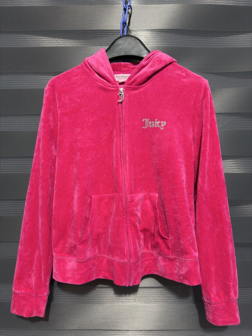 Y2K-style Juicy Couture (Category: Coats, Jackets and Outerwear) located in Calumpit. Submitted by Essentiality (Listing ID 1469496437, Image 1). Description: Juicy Couture 20x23 L on tag.