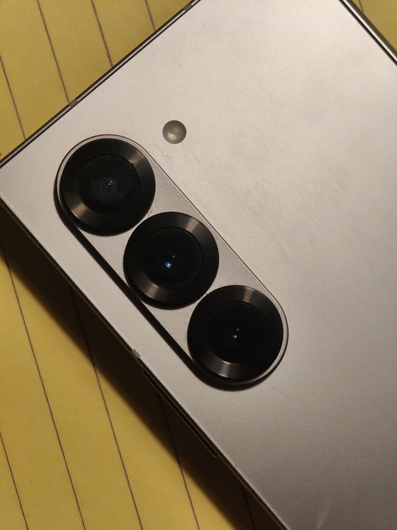Z Fold 6 512gb Silver (inner screen issue but still usable) (Category: Samsung) located in Manila. Submitted by bartyen (Listing ID 1469529632, Image 2). Description: Samsung Galaxy Z Fold 6 I am selling a silver Samsung Galaxy Z Fold 6 with 512GB of storage. The phone works exactly as it should. There is a minor flaw on the inner screen. It is a small spot that does not affect how the screen works, and it is the kind of mark that does not spread