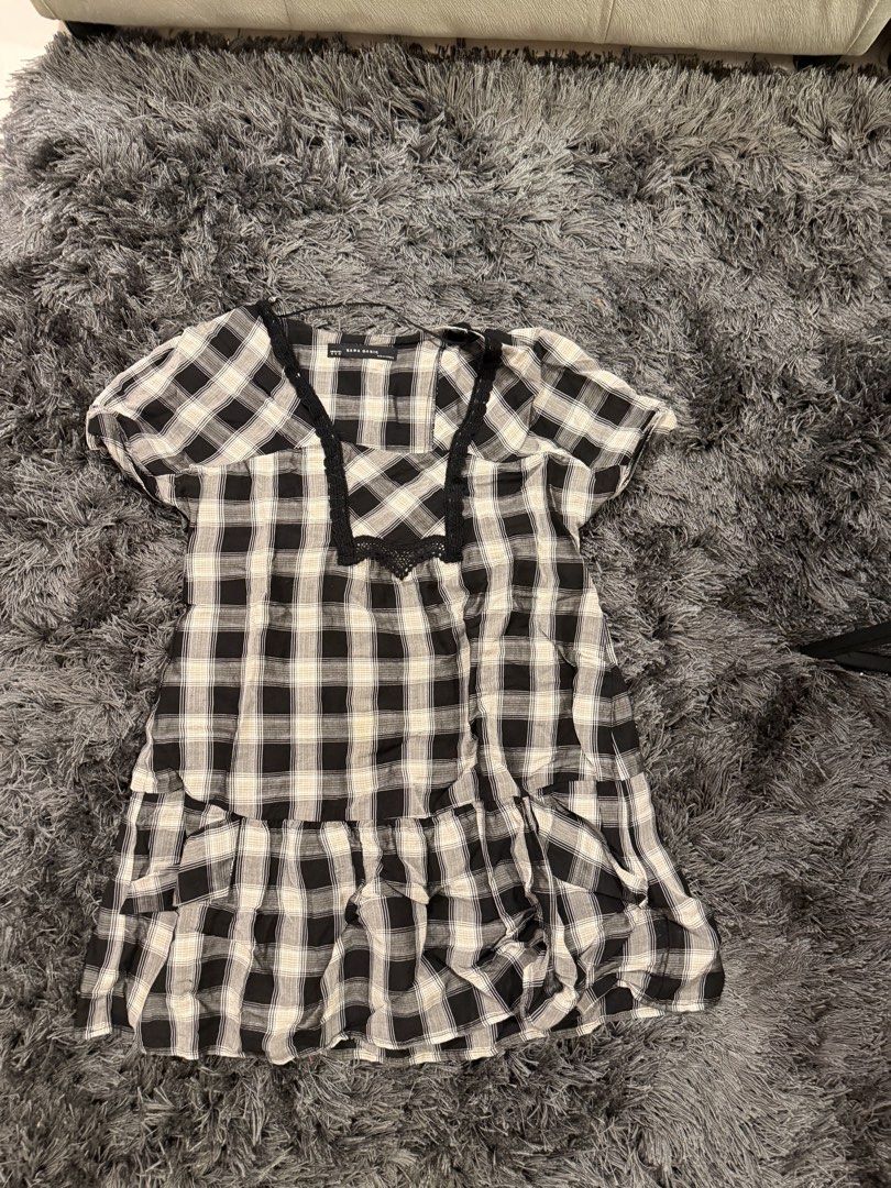 Zara Basic Plaid Babydoll Dress (Category: Dresses) located in Quezon City. Submitted by tishaagba (Listing ID 1469570485, Image 1). Description: .