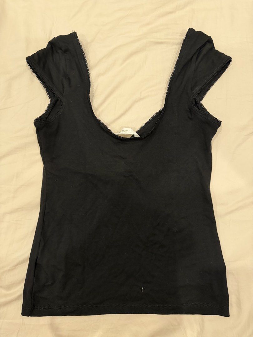 Zara Black Cap Sleeve Top (Category: Sleeveless) located in Manila. Submitted by pinkyclothes1267 (Listing ID 1469482660, Image 2). Description: - Brand: Zara - Size: S - Color: Classic Black - Material: Soft cotton blend with a smooth texture - Design: Scoop neckline with delicate scalloped trim, short cap sleeves, and stylish structured front paneling - Fit: Straight hem.