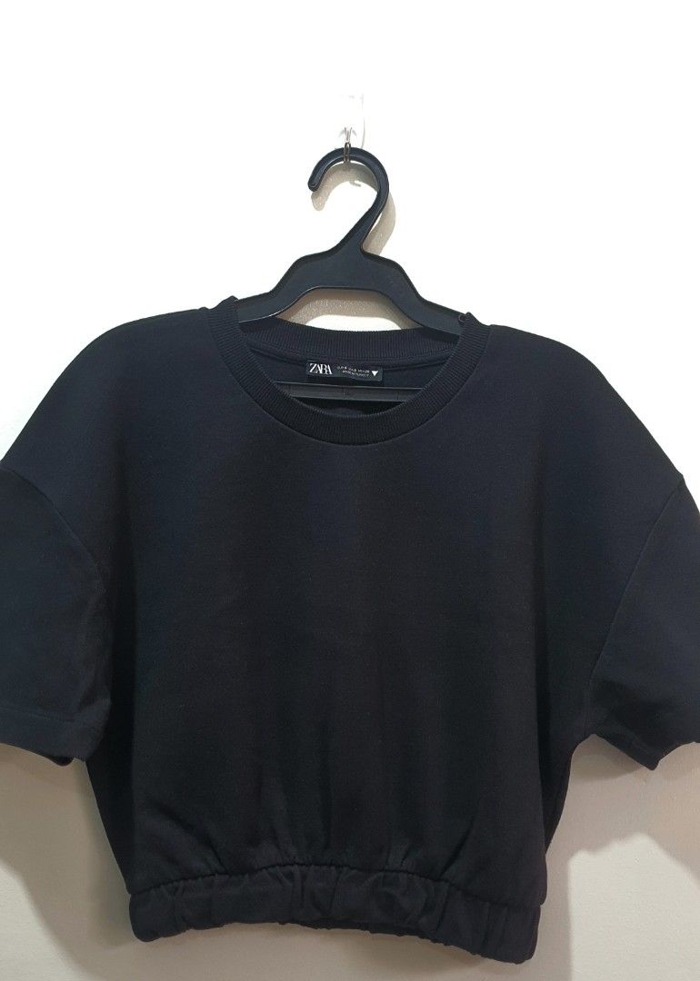 Zara Black Coords Set Size S (Category: Sets or Coordinates) located in Santa Rosa. Submitted by regcruz (Listing ID 1469398945, Image 3). Description: - Brand: Zara - Style: Black coords set (short-sleeve crop top & matching joggers) - Size: S - Features: Cargo pockets on both sides, adjustable drawstring waistband on pants, elastic hem on top - Rationale for selling: Closet clearout Bought P3400 Selling P900 Last price!!!.